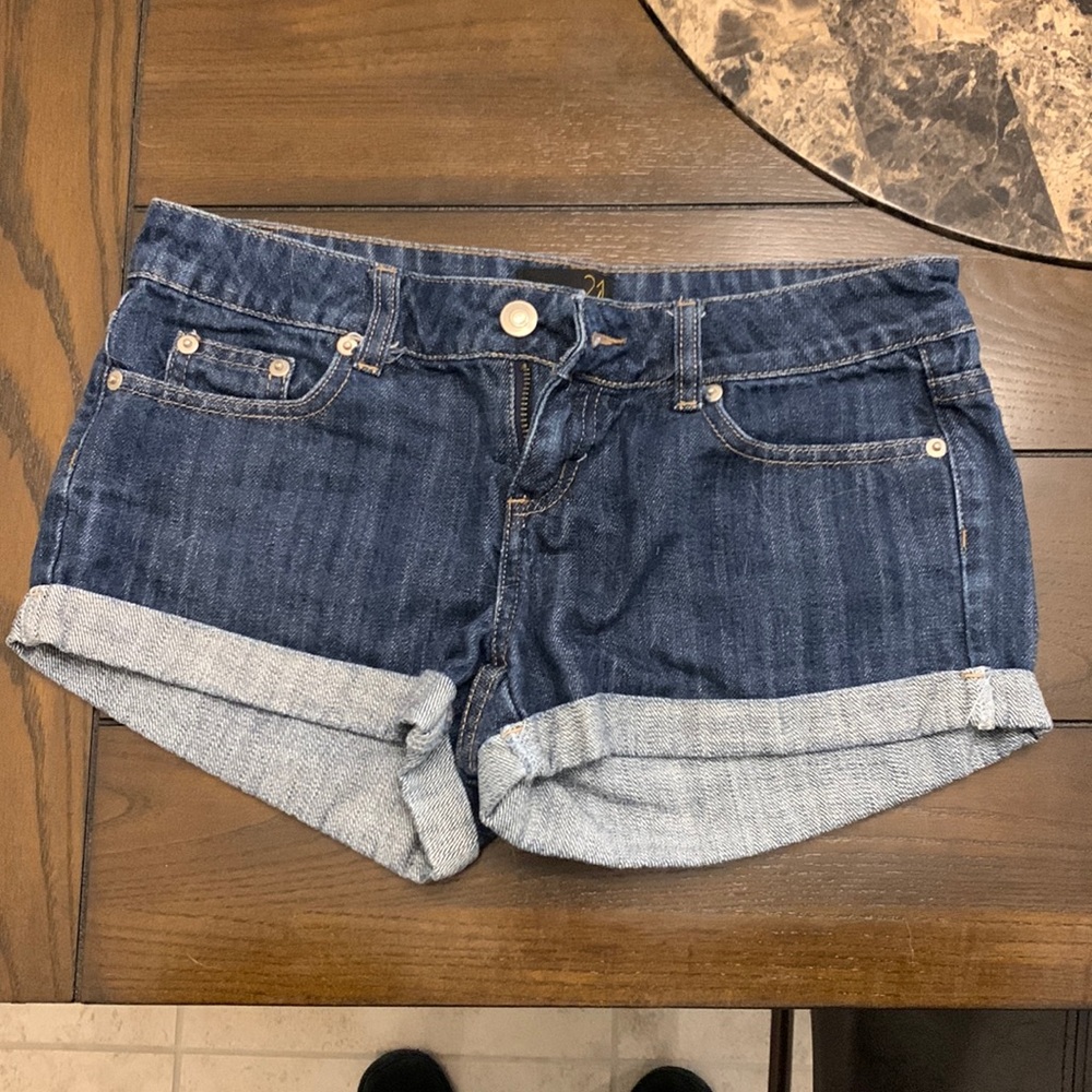 Forever 21 Size 25 shorts